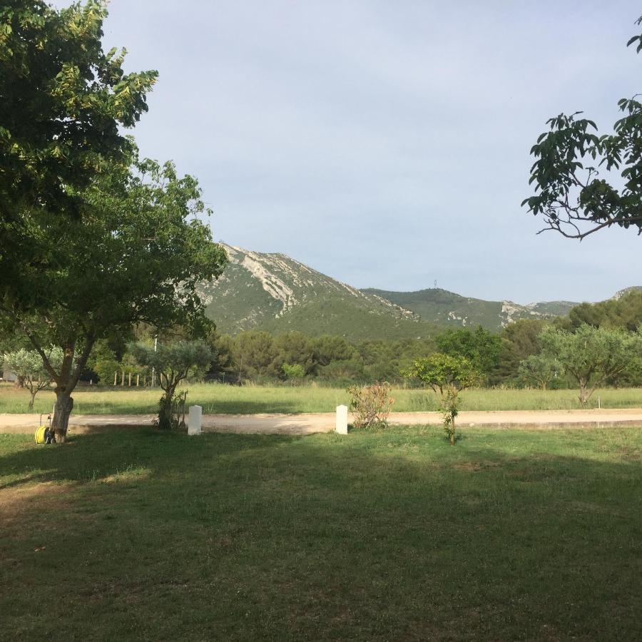 Sur Les Pas De Pagnol Bed & Breakfast Aubagne Bagian luar foto
