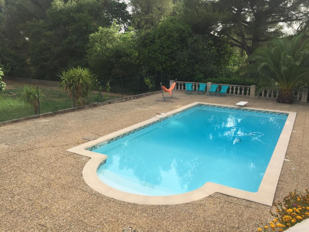 Sur Les Pas De Pagnol Bed & Breakfast Aubagne Bagian luar foto