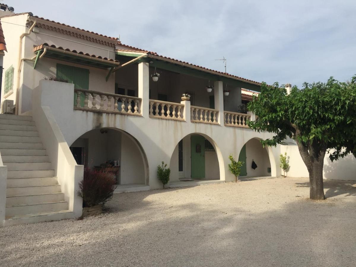 Sur Les Pas De Pagnol Bed & Breakfast Aubagne Bagian luar foto