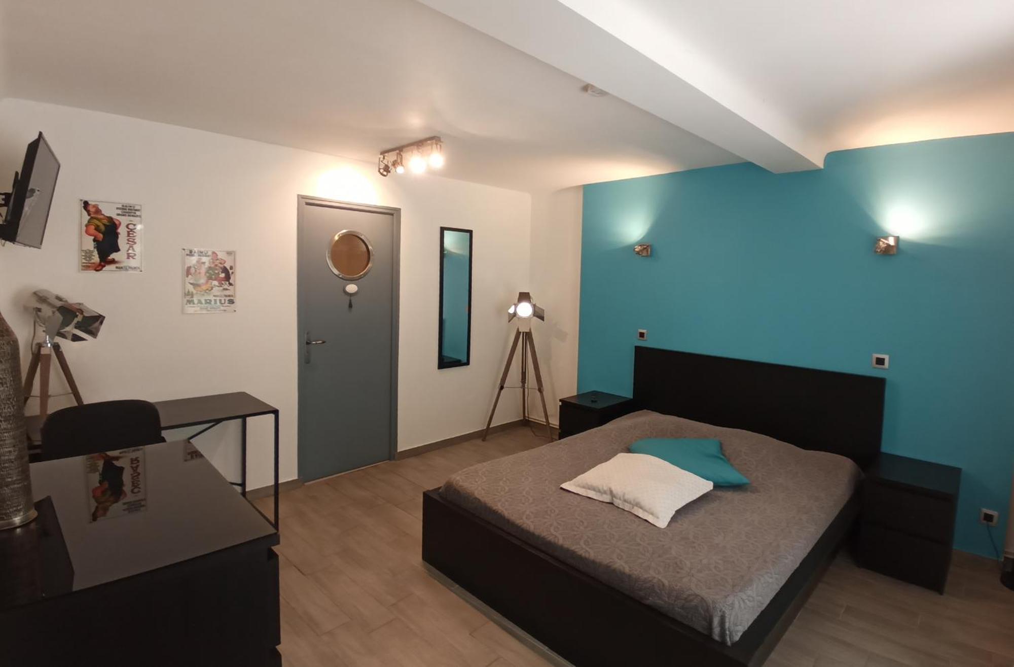 Sur Les Pas De Pagnol Bed & Breakfast Aubagne Bagian luar foto