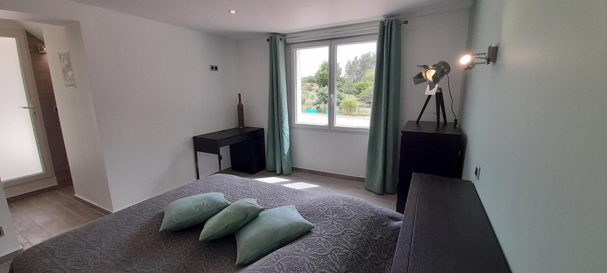Sur Les Pas De Pagnol Bed & Breakfast Aubagne Ruang foto