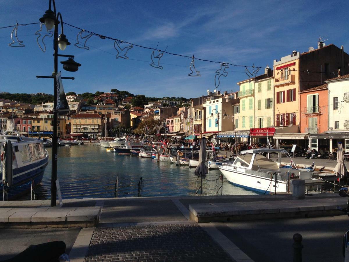 Sur Les Pas De Pagnol Bed & Breakfast Aubagne Bagian luar foto
